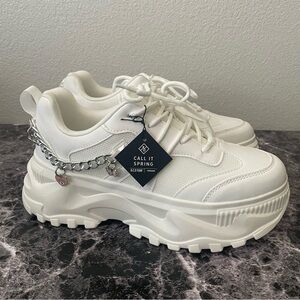 Call It Spring Majorrr Chunky Sneaker Women’s Size 9 White Vegan Shoes NEW